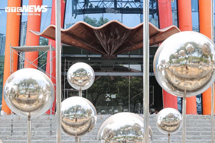 Kiến trúc độc đáo của Nhà hát Tuổi Trẻ cơ sở 2 giữa lòng Hà Nội - Ảnh 8