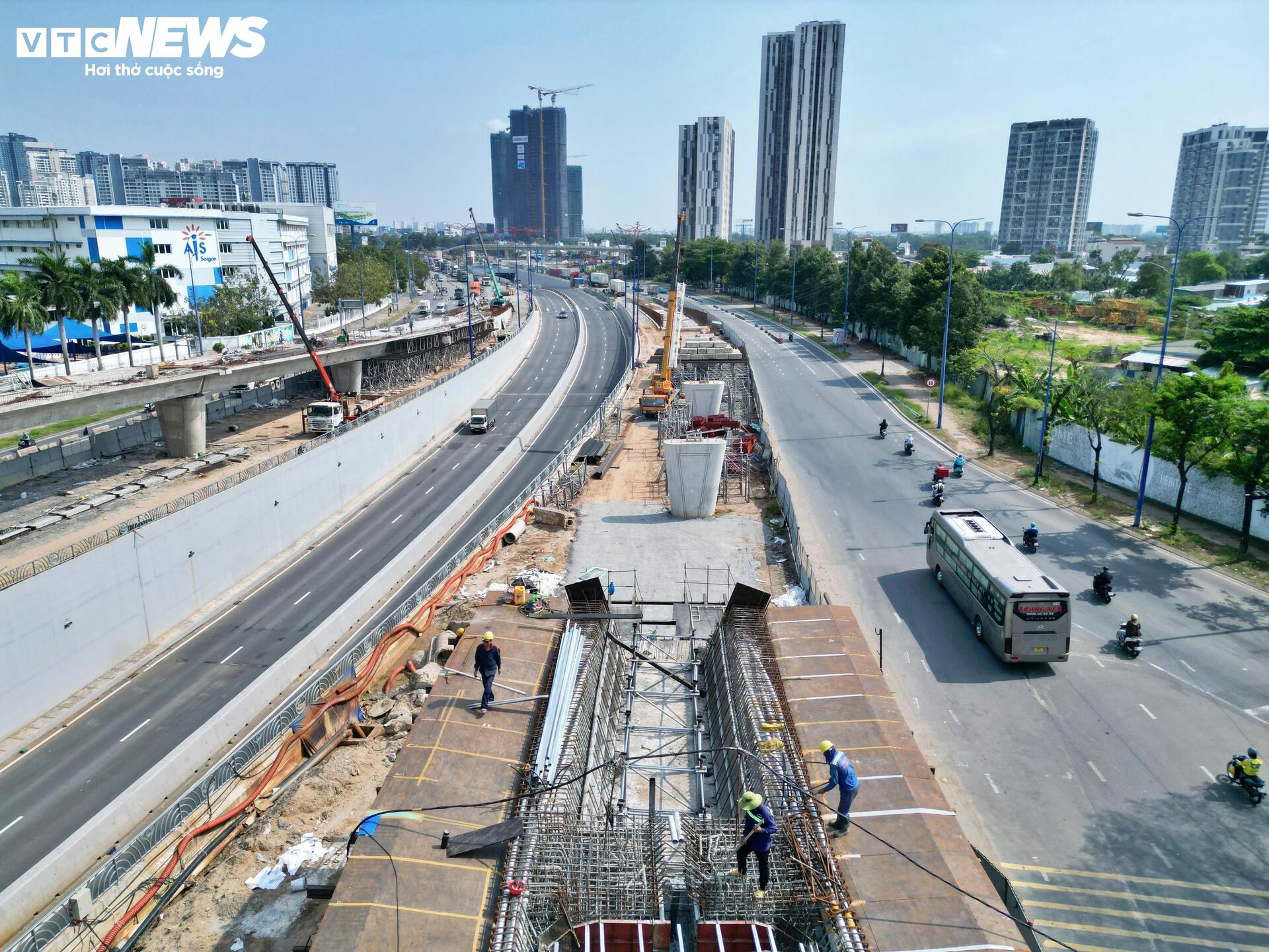 Cận cảnh dự án nút giao hiện đại bậc nhất TP.HCM sau nhiều lần chậm tiến độ - Ảnh 11