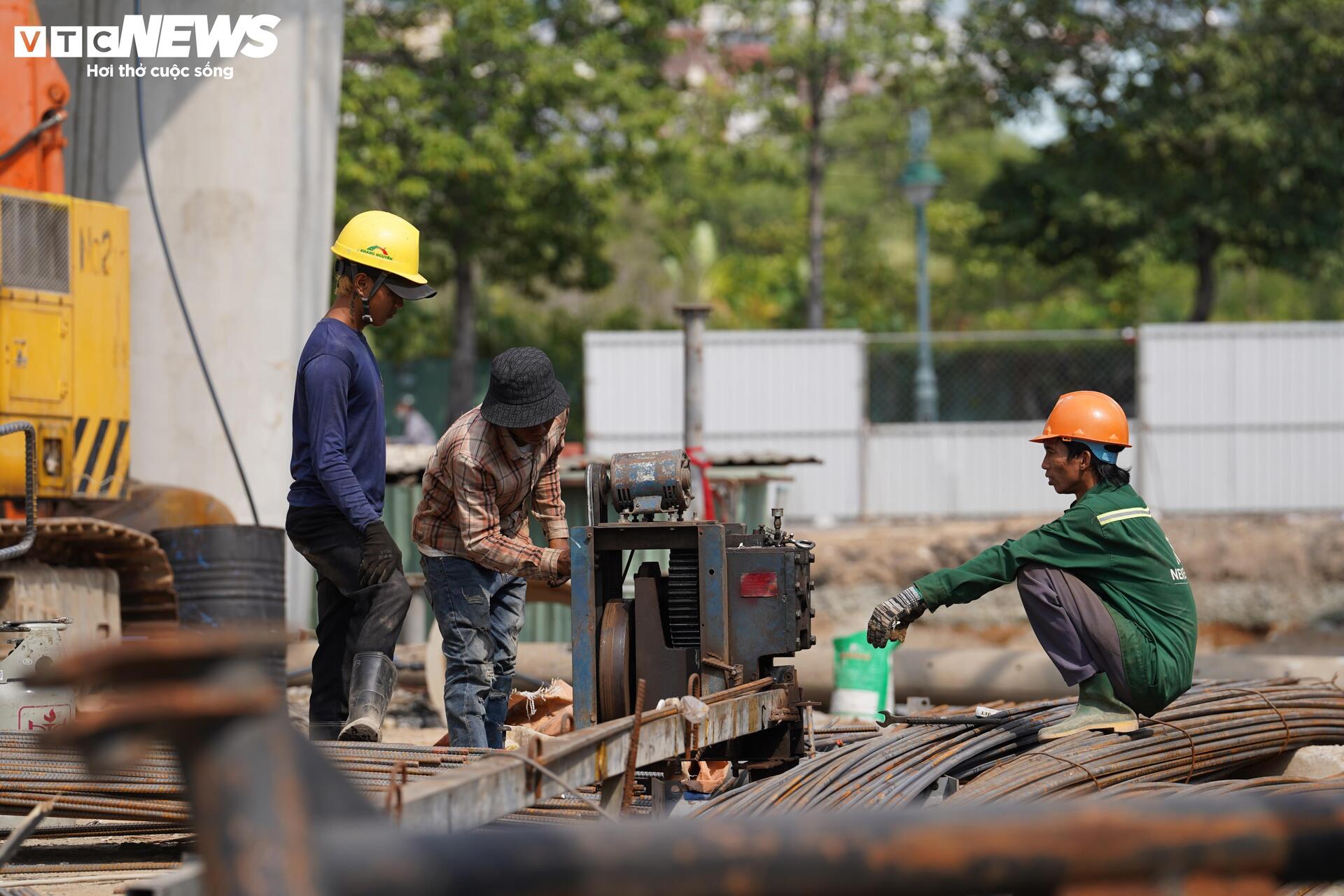 Cận cảnh dự án nút giao hiện đại bậc nhất TP.HCM sau nhiều lần chậm tiến độ - Ảnh 9