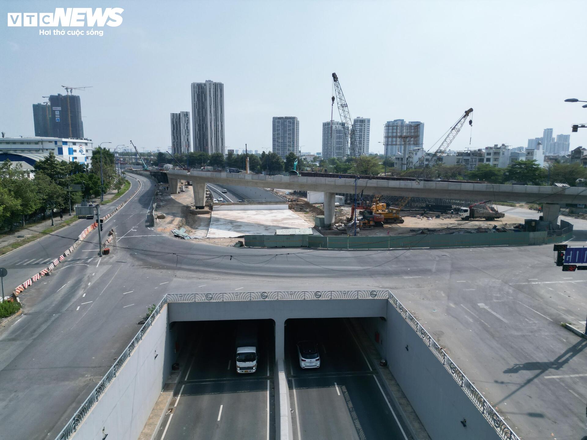 Cận cảnh dự án nút giao hiện đại bậc nhất TP.HCM sau nhiều lần chậm tiến độ - Ảnh 5