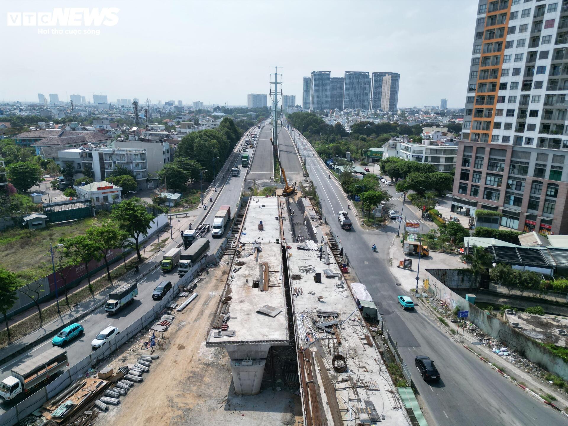 Cận cảnh dự án nút giao hiện đại bậc nhất TP.HCM sau nhiều lần chậm tiến độ - Ảnh 6
