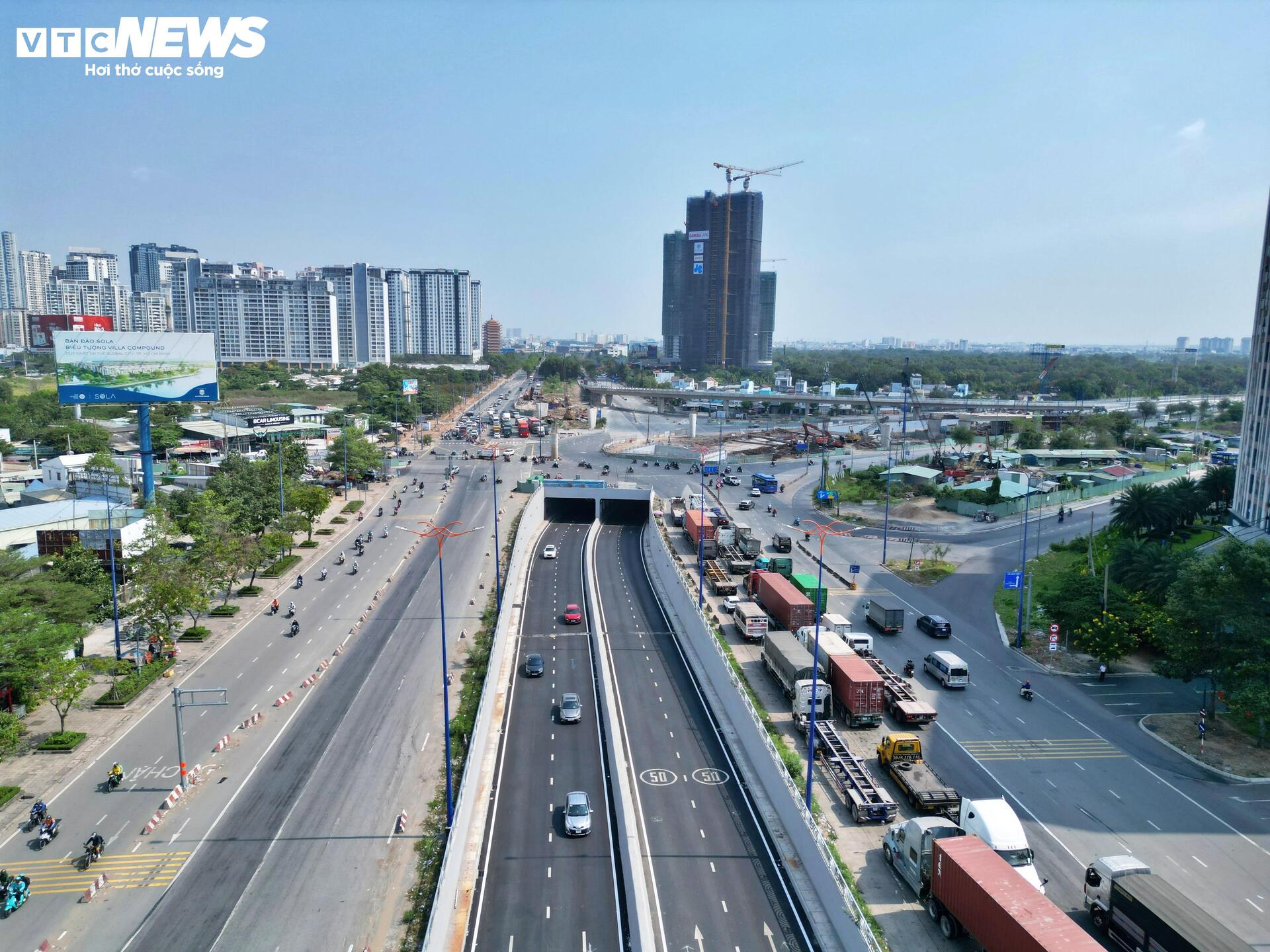 Cận cảnh dự án nút giao hiện đại bậc nhất TP.HCM sau nhiều lần chậm tiến độ - Ảnh 4