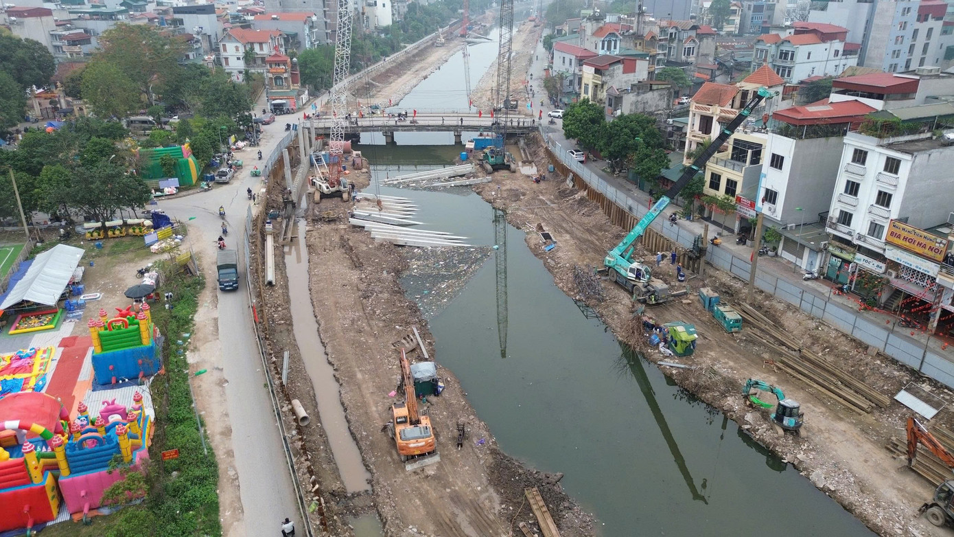 Hình ảnh đại công trường dự án chống ngập khẩn cấp ở Hà Nội - Ảnh 1