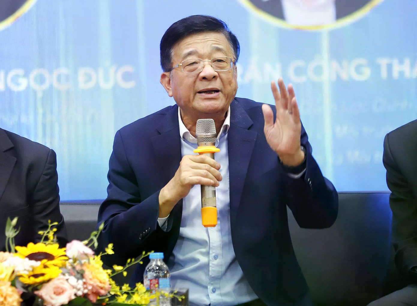 Đang có hàng chục tỷ USD nhàn rỗi trong dân - Ảnh 1