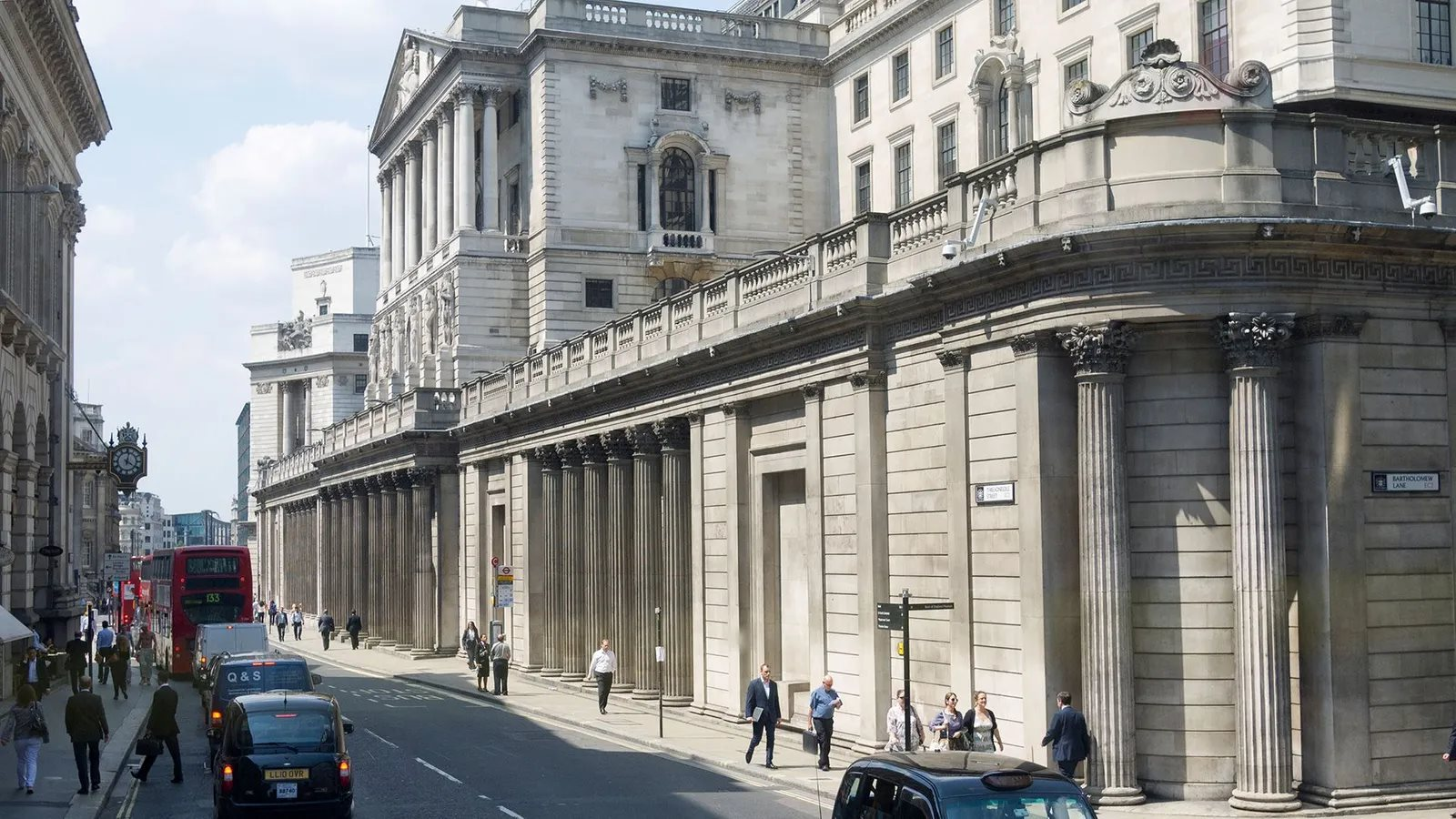 Cả thế giới đang khát vàng mà tại sao 60 quốc gia này lại giấu 400.000 thỏi dưới một mê cung "âm hiểm"? - Ảnh 5