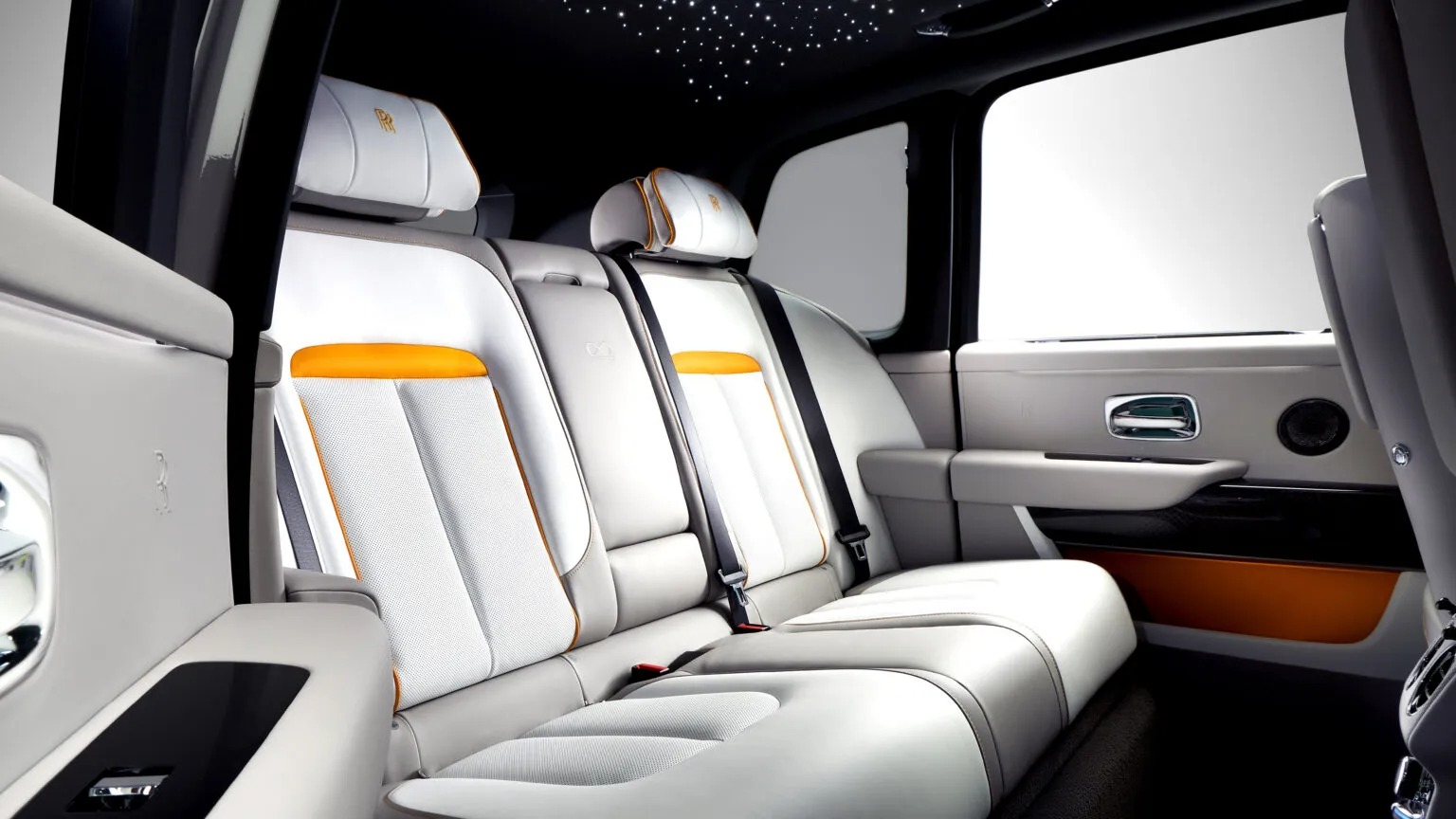 Hơn 100 chiếc Rolls-Royce Cullinan không thể bảo vệ người ngồi hàng ghế sau nếu xảy ra tai nạn, muốn sửa phải chờ đến tháng 5 - Ảnh 1