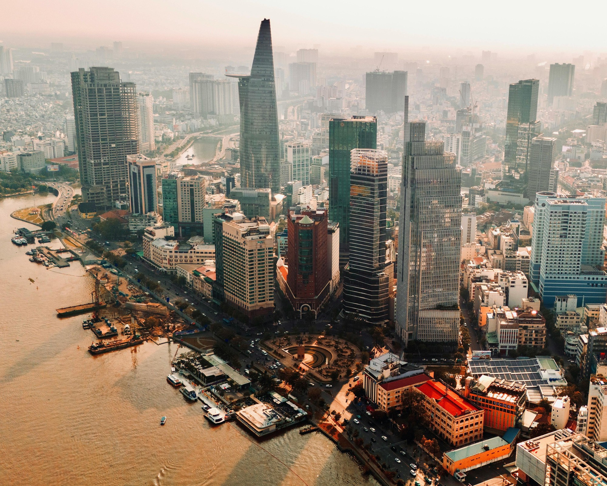 Tăng trưởng 8%, thương mại chạm 930 tỷ USD: Việt Nam bước vào “cuộc chơi lớn” của đô thị hóa chất lượng cao - Ảnh 2