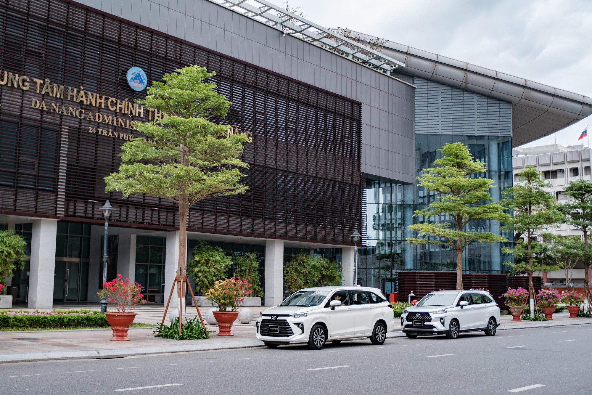 Bài toán kinh tế có lợi cho khách hàng mua xe Toyota trong tháng 3, tiết kiệm gần 70 triệu đồng - Ảnh 2