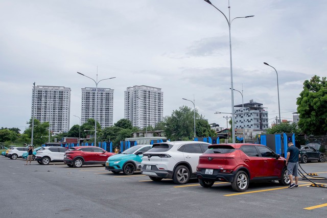 Chuyên gia: Siêu trạm sạc của V-Green sẽ nâng tầm trải nghiệm cho người dùng xe điện - Ảnh 1