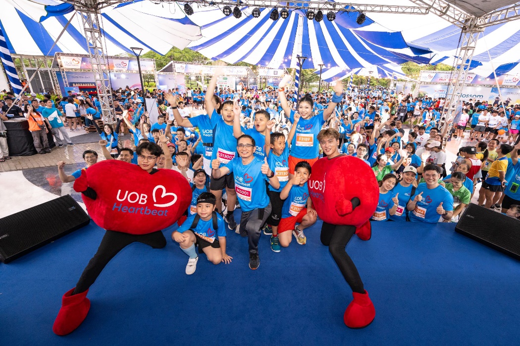 UOB Việt Nam trao tặng 3 phòng máy vi tính cho hơn 2000 học sinh vùng sâu tại An Giang - Ảnh 5