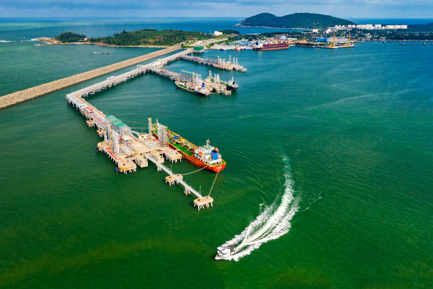 Quảng Ngãi: Từ thủ phủ công nghiệp miền Trung đến điểm sáng hạ tầng đô thị và dịch vụ - Ảnh 5