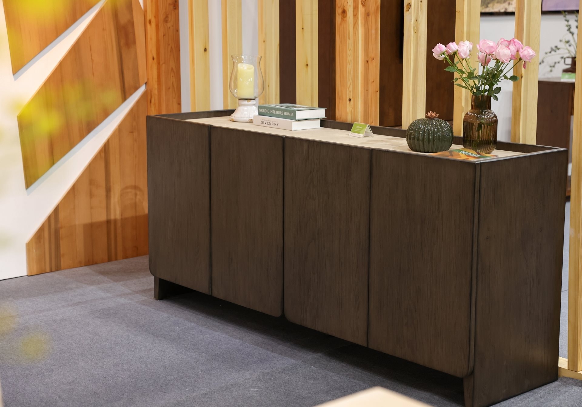 Xuất khẩu hơn 17 tỷ USD năm 2025 nhưng chủ yếu chỉ gia công, làm sao thể khai thác hết dư địa ngành gỗ Việt Nam? - Ảnh 1