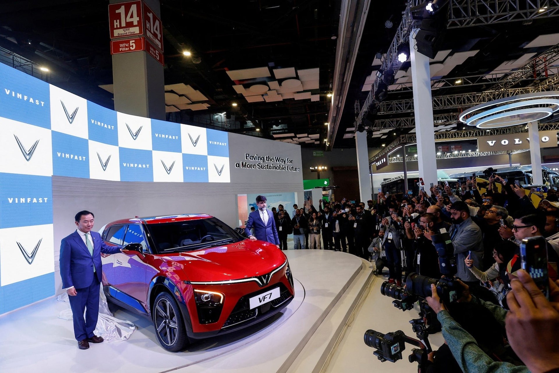 VinFast của ông Phạm Nhật Vượng đang làm ăn thế nào tại thị trường đông dân nhất thế giới? - Ảnh 1