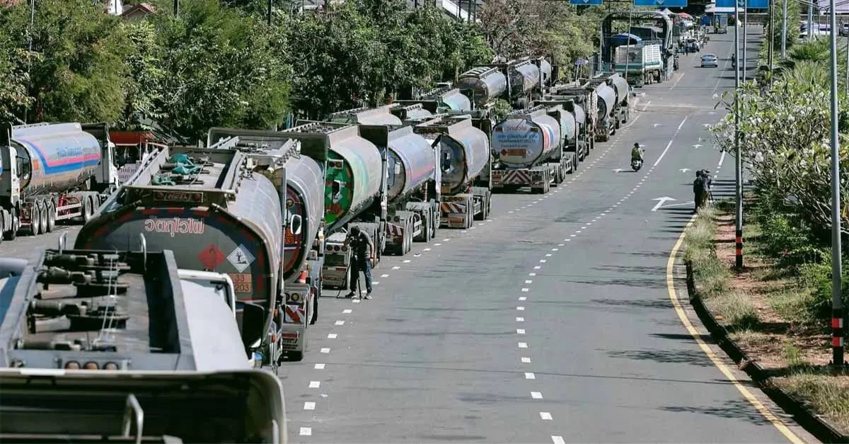 Cấm xuất khẩu nhưng vẫn gửi hơn 5 triệu lít dầu cho Lào và Myanmar mỗi ngày, quốc gia láng giềng Việt Nam nói gì? - Ảnh 1