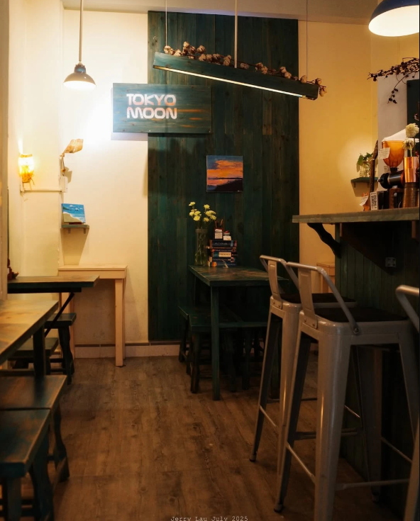 Quán cà phê ở TPHCM không cho khách ngồi quá 1,5 tiếng sắp dừng kinh doanh - Ảnh 1