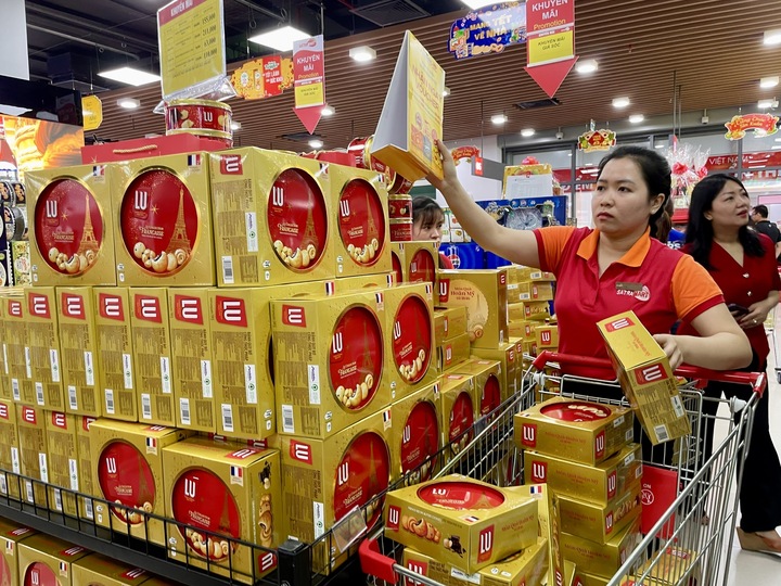 Nhà cung cấp đòi tăng giá hàng hóa, siêu thị nỗ lực giữ giá, hỗ trợ người mua - Ảnh 4