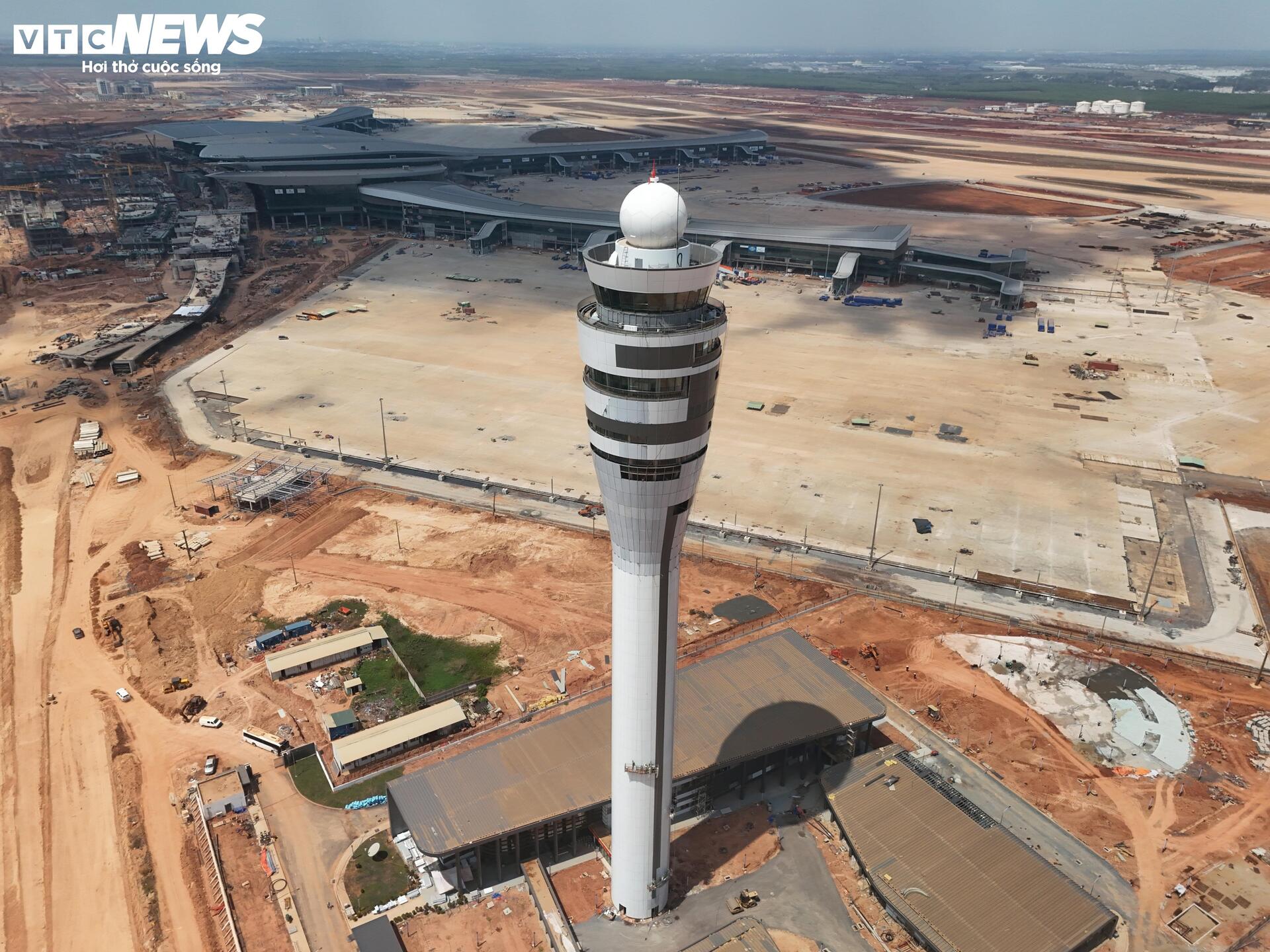 Toàn cảnh sân bay Long Thành trước mốc dự kiến vận hành thương mại - Ảnh 15