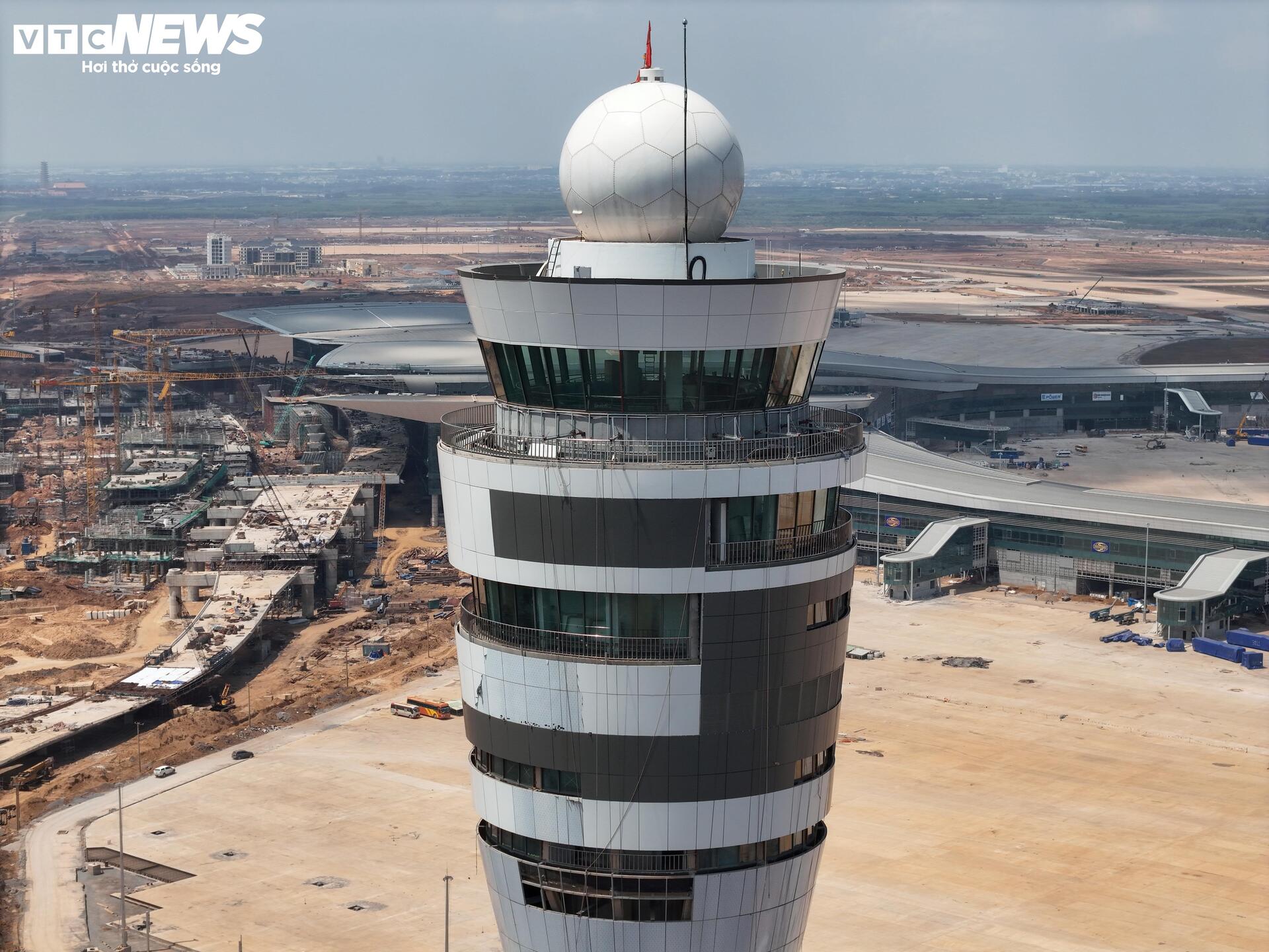 Toàn cảnh sân bay Long Thành trước mốc dự kiến vận hành thương mại - Ảnh 6