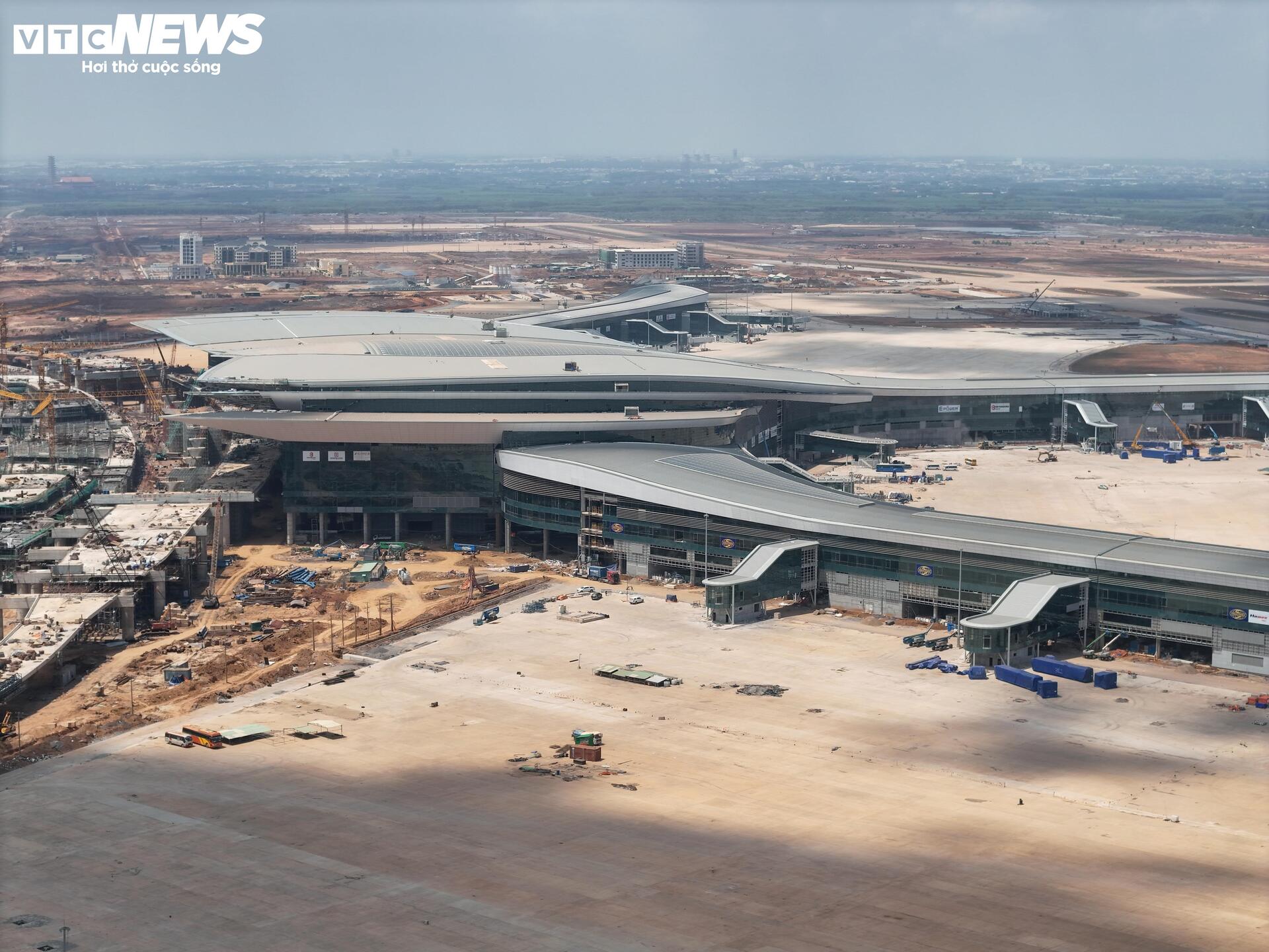 Toàn cảnh sân bay Long Thành trước mốc dự kiến vận hành thương mại - Ảnh 10