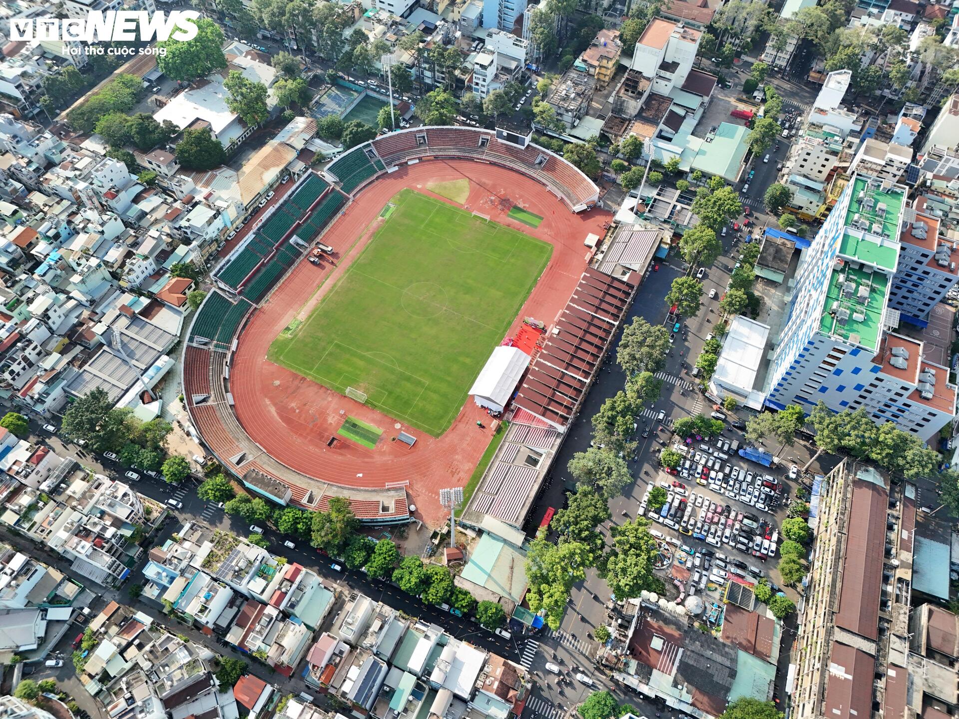 Cận cảnh sân vận động vừa được khởi công cải tạo gần 320 tỷ đồng - Ảnh 13