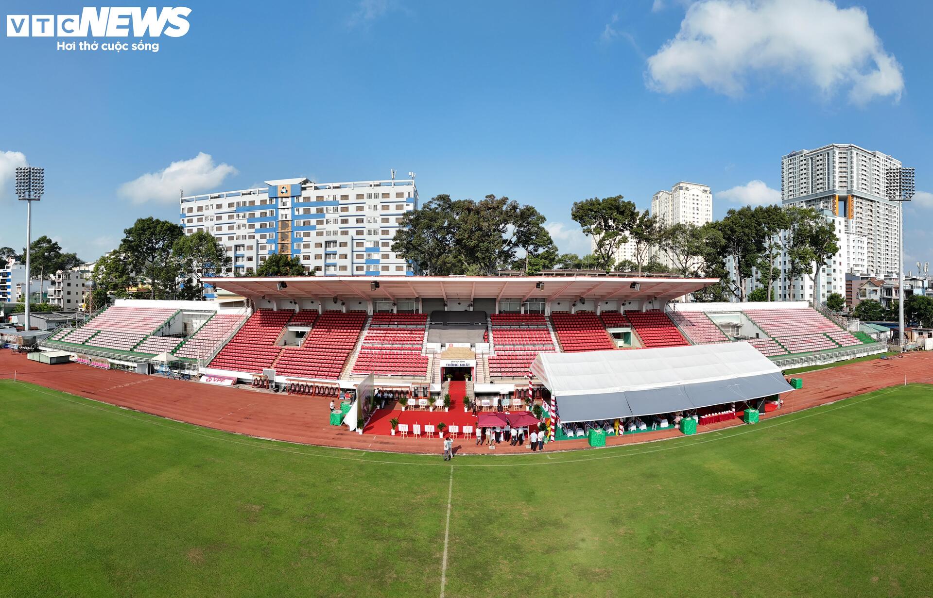 Cận cảnh sân vận động vừa được khởi công cải tạo gần 320 tỷ đồng - Ảnh 4