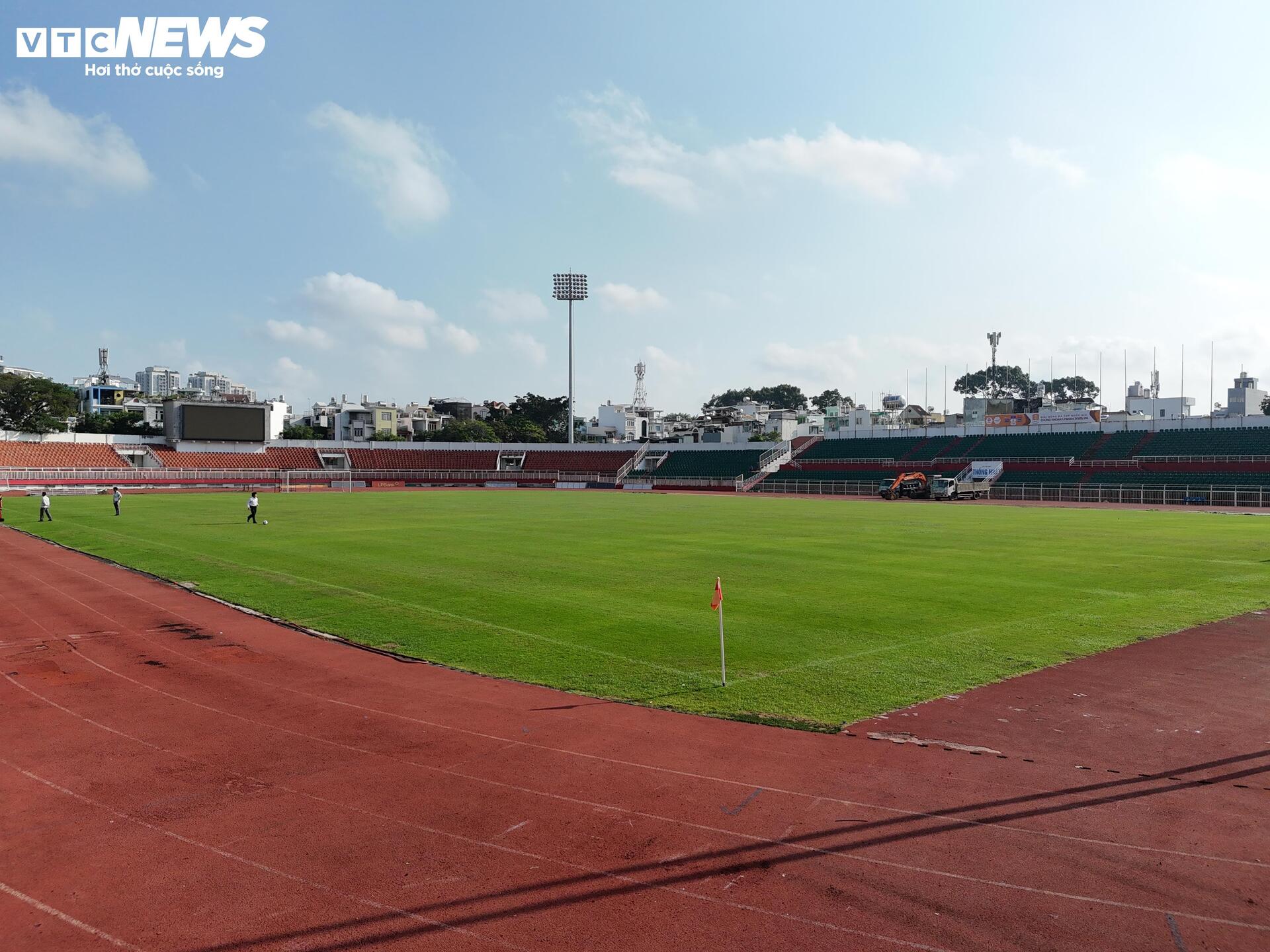Cận cảnh sân vận động vừa được khởi công cải tạo gần 320 tỷ đồng - Ảnh 11