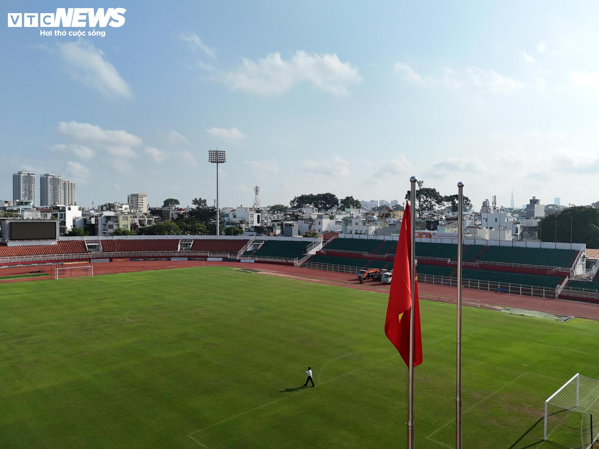 Cận cảnh sân vận động vừa được khởi công cải tạo gần 320 tỷ đồng - Ảnh 5