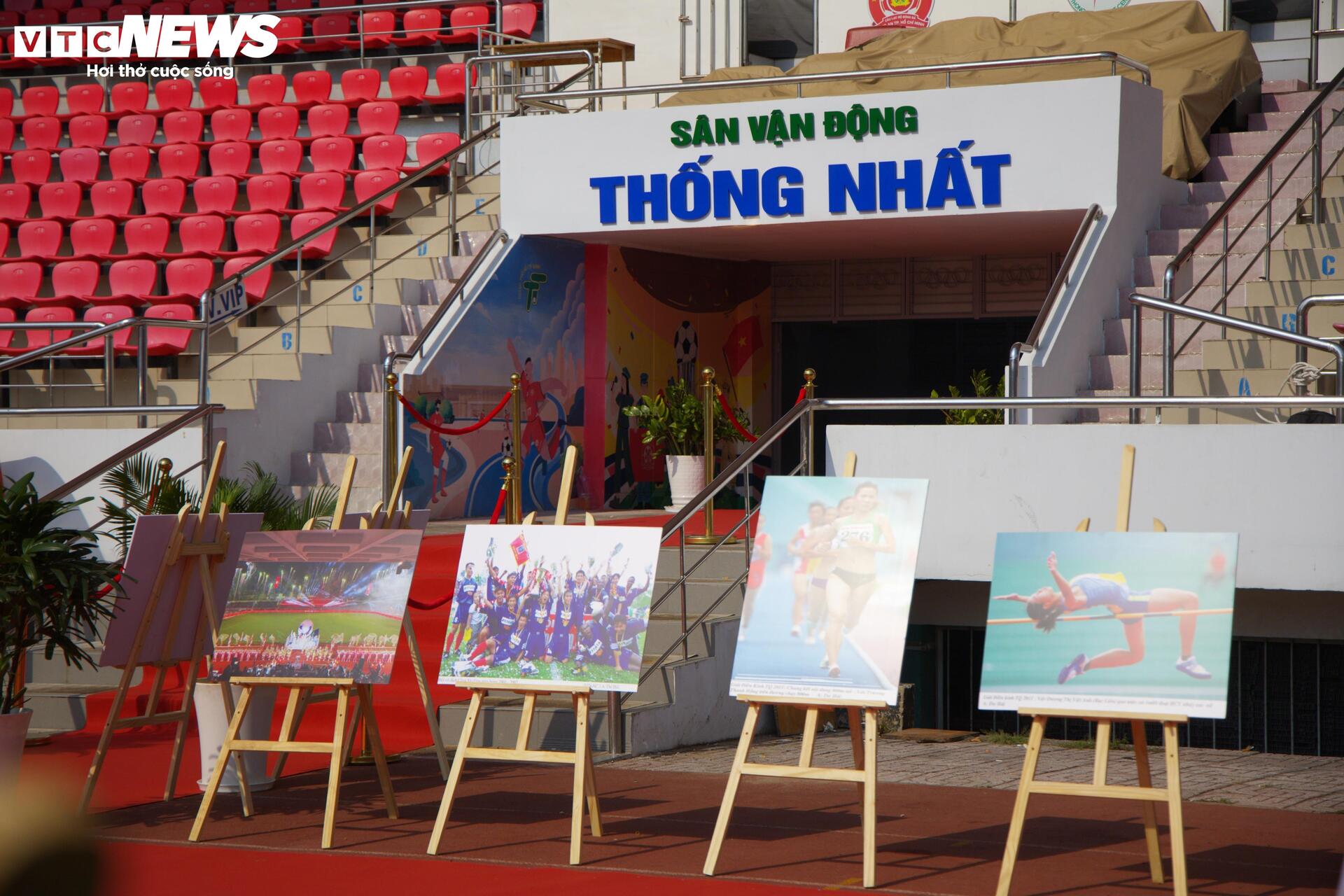 Cận cảnh sân vận động vừa được khởi công cải tạo gần 320 tỷ đồng - Ảnh 9