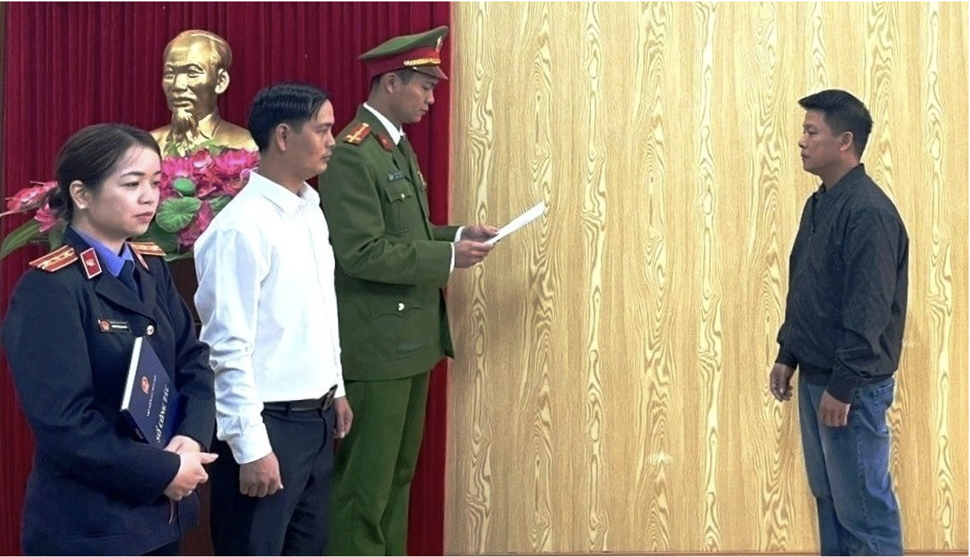 Sản xuất 12.000 chai giấm ăn giả bằng công thức ‘axit axetic công nghiệp pha nước lã’ - Ảnh 1