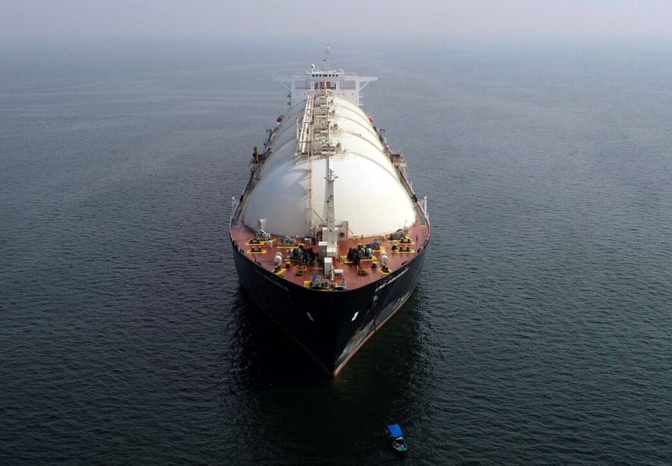 Sau xăng và dầu, cả châu Á đang thiếu hụt nghiêm trọng loại hàng hoá khác, 'giá đắt mấy cũng phải mua' - Ảnh 1