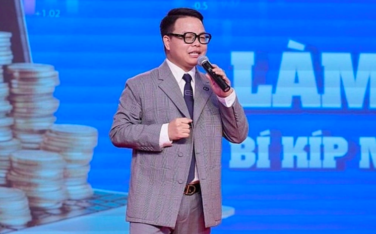 Vợ chồng Mr Hunter Lê Khắc Ngọ kéo người thân vào đường dây lừa đảo - Ảnh 1