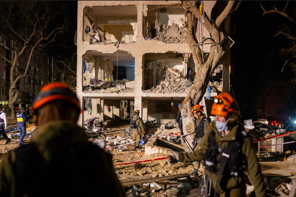 Israel tuyên bố cuộc chiến với Iran mới được nửa chặng; G7 sẵn sàng hành động vì năng lượng - Ảnh 1