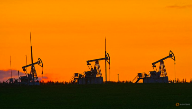 Iran giúp tàu Thái Lan qua eo biển Hormuz, Philippines thuyết phục Mỹ cho mua dầu trừng phạt - Ảnh 1