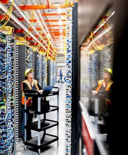 Một tập đoàn bán lẻ lớn bắt đầu tái cấu trúc kỷ lục: Sa thải 30.000 nhân viên, 80% lập trình viên phải dùng AI mỗi tuần - Ảnh 2