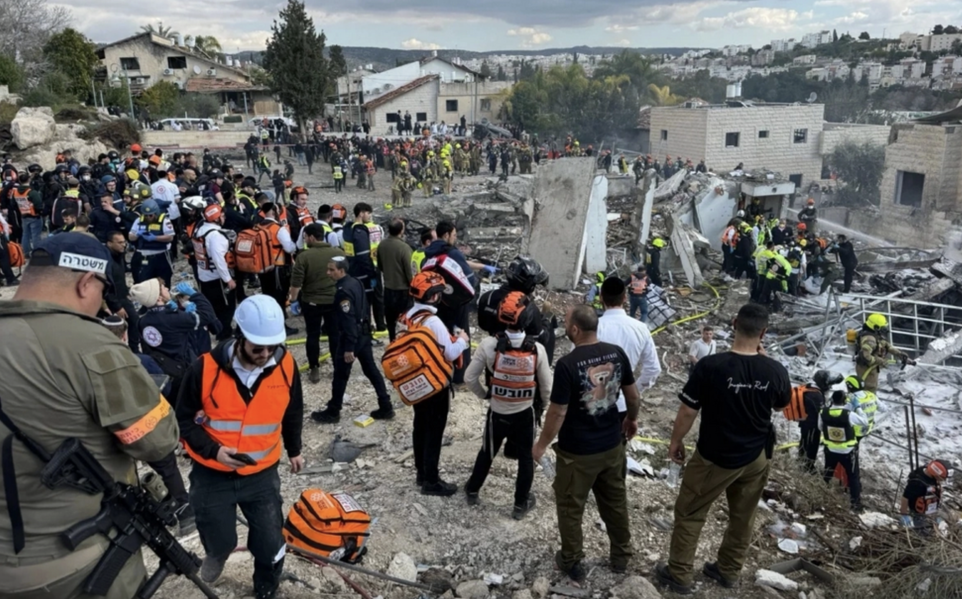 Xung đột Trung Đông leo thang, các công ty du lịch Việt Nam kích hoạt ứng phó khẩn cấp - Ảnh 1