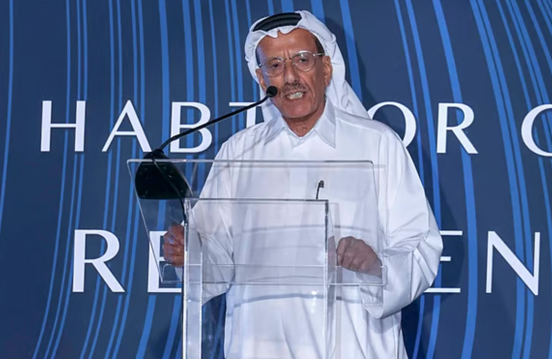 Tỉ phú UAE gửi thư ông Donald Trump về chiến sự Trung Đông - Ảnh 1