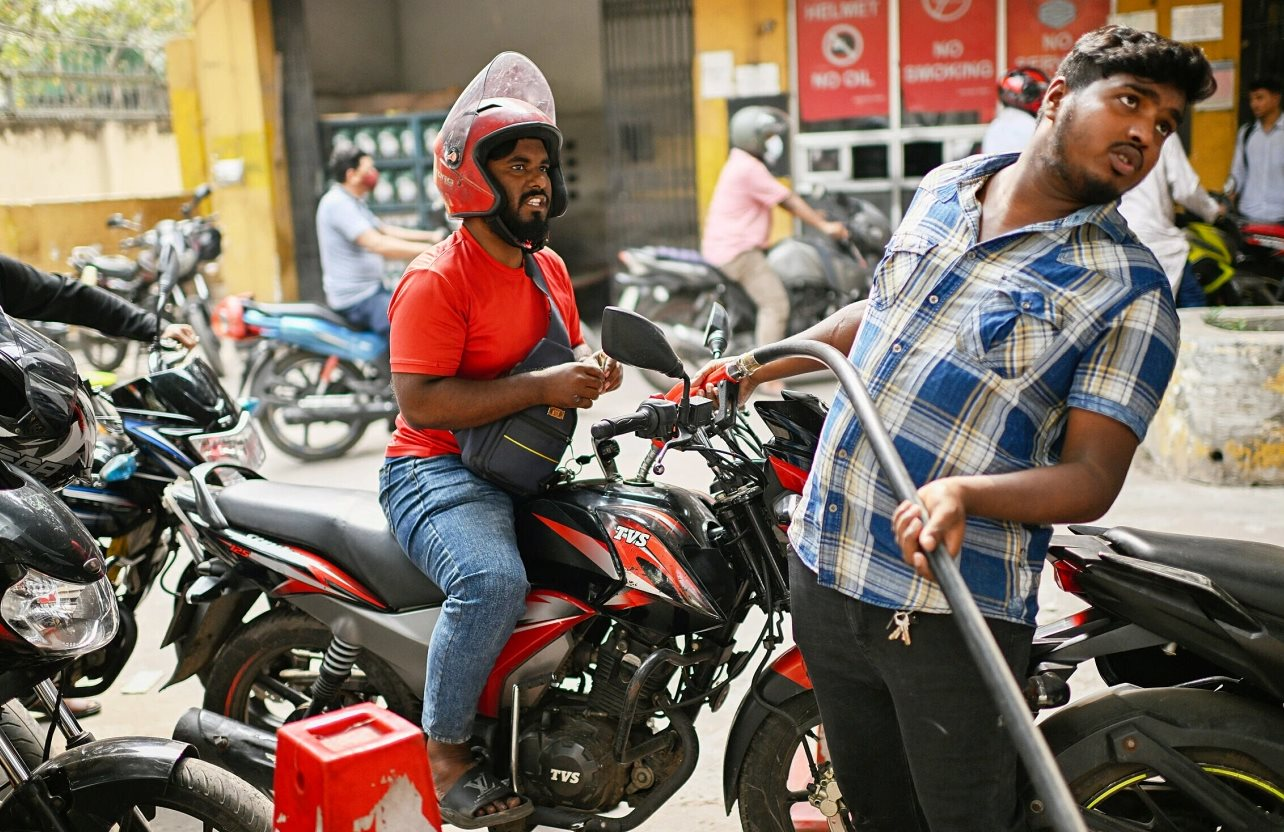 Một quốc gia châu Á cho học sinh nghỉ học để tiết kiệm điện, xăng dầu - Ảnh 2