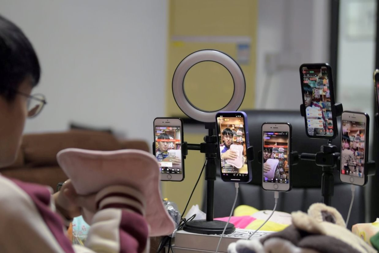 'Cú lừa' livestream: Bong bóng 'nổ tung', loạt streamer tháo chạy khỏi thủ phủ bán trực tuyến dù từng đạt thu nhập 700 triệu đồng/tháng - Ảnh 2