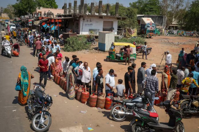 Việt Nam ‘hot’ xe điện còn đây mới là mặt hàng người Ấn Độ đang xếp hàng dài để mua: Doanh số tăng 30 lần, siêu thị không còn hàng để bán - Ảnh 1