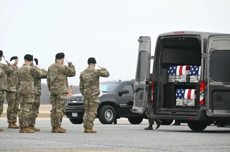 1 tỷ USD/ngày: Chiến dịch 'Cuồng nộ' thành 'cỗ máy ngốn tiền' - Ông Trump tính phương án chấm dứt - Ảnh 3