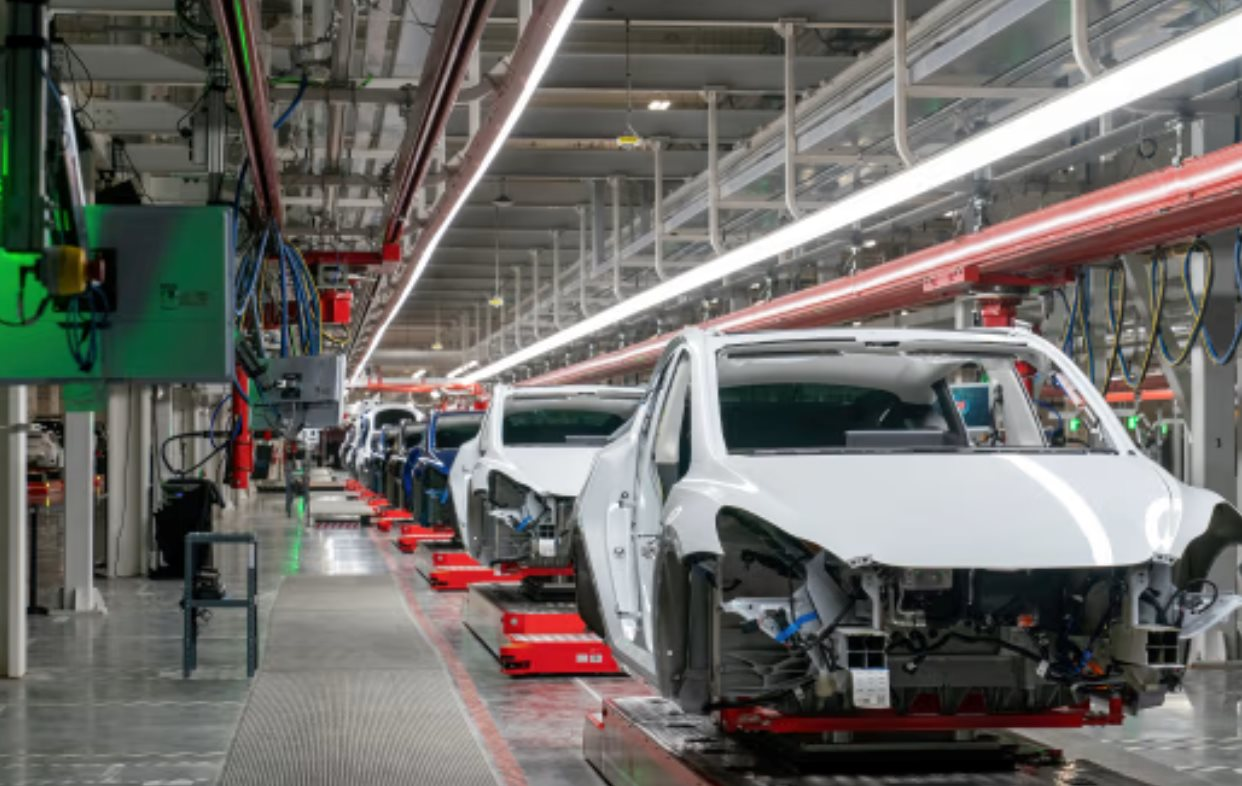 Elon Musk đặt cược tương lai Tesla vào chiếc xe không vô lăng, không phanh: Sản xuất 2 triệu chiếc mỗi năm, nếu thành công sẽ thay đổi cả ngành xe điện - Ảnh 2