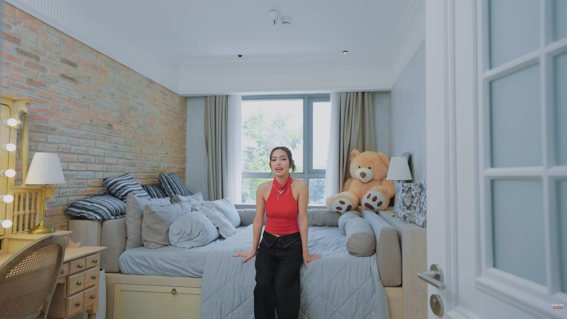 Căn hộ "chữa lành" của Châu Bùi: Đẹp như bước ra từ hoạt hình Anime nhưng cô chủ vẫn "đập đi làm lại" - Ảnh 13