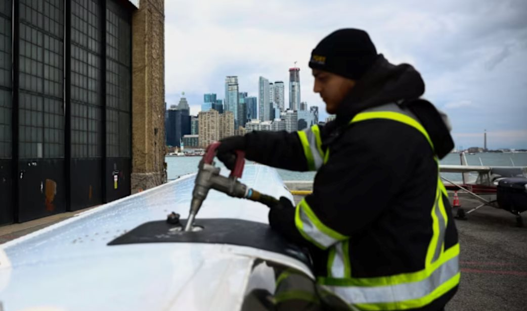 50 tỷ USD 'bốc hơi', lợi nhuận trên mỗi hành khách chỉ khoảng 12 USD: Ngành hàng không toàn cầu 'kêu cứu' - Ảnh 1