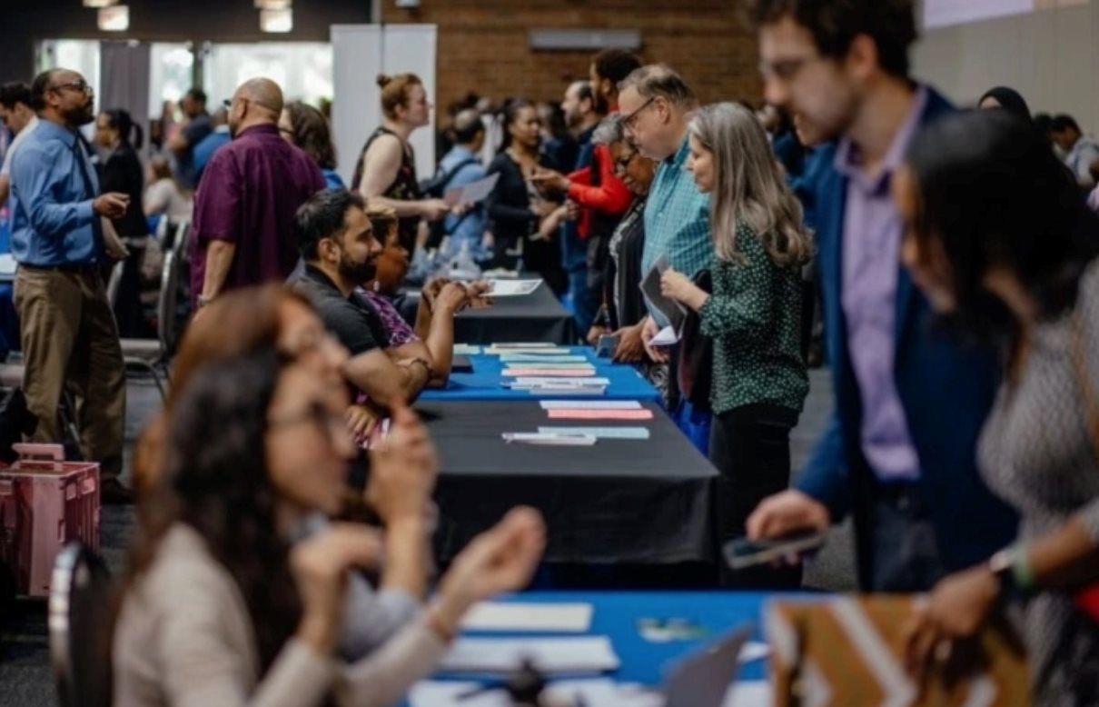 Thất nghiệp tuổi 40, tôi rải hơn 500 CV trong vô ích: Tuổi tác bị phân biệt, nhiều công ty thà trống vị trí chứ không tuyển người già - Ảnh 2