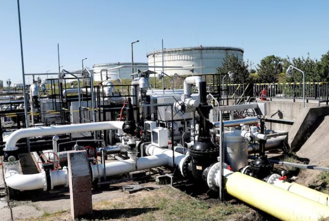 Nga đón tin buồn chưa từng có: Gần 1 nửa công suất dầu tê liệt, 2 triệu thùng vừa biến mất trong 1 ngày - Ảnh 1