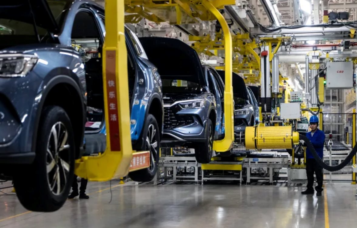 Cả thế giới đổ xô mua xe điện, quốc gia giàu nhất châu Á ngồi im cũng hốt bạc nhờ xuất khẩu gần 2 triệu chiếc/năm - Ảnh 2