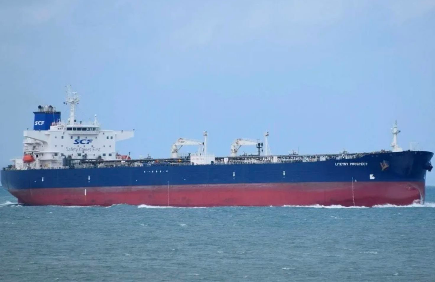 Vừa cho tàu dầu Nga đến Cuba ngạo nghễ đi qua, quốc gia châu Âu tiếp tục ‘đứng nhìn’ một tàu chở 800.000 thùng ung dung di chuyển - Ảnh 1