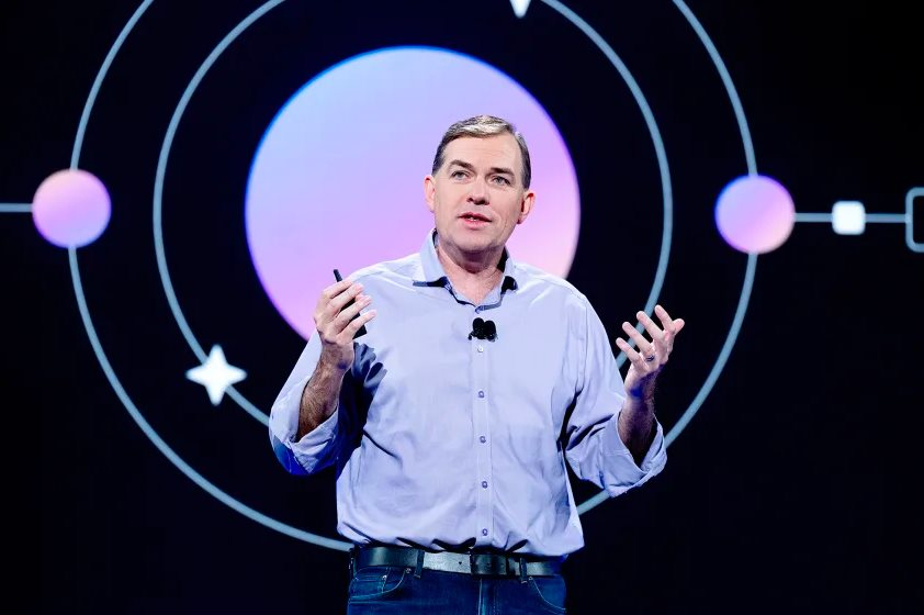 Sa thải 30.000 người, "vung" 200 tỷ USD nuôi tham vọng AI, Amazon có đang trở thành ‘quốc gia số’ sau 20 năm đầu tư cho điện toán đám mây? - Ảnh 2