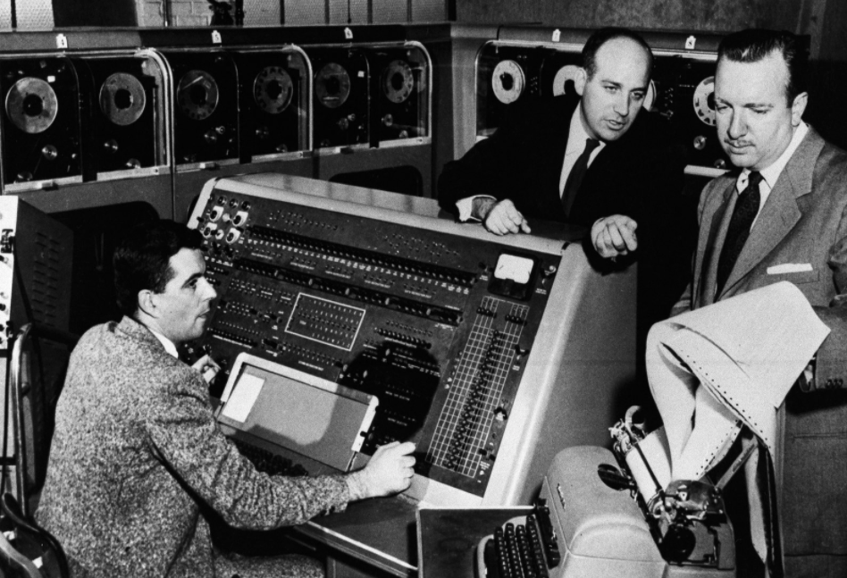 Ngày này năm xưa: Chiếc máy tính nặng bằng 2 chiếc ô tô, ngốn điện bằng cả khu phố, giá gần 400 tỷ đồng - nhưng "đoán" đúng Tổng thống Mỹ khi tất cả mọi người đoán sai - Ảnh 1