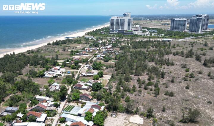 Sống 'treo' trong vùng dự án 4 tỷ USD, dân mỏi mòn chờ tái định cư - Ảnh 1